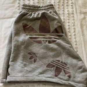 [adidas] Grey & purple trefoil shorts - XL